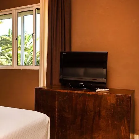 Chillout Tres Mares Hotel Tarifa