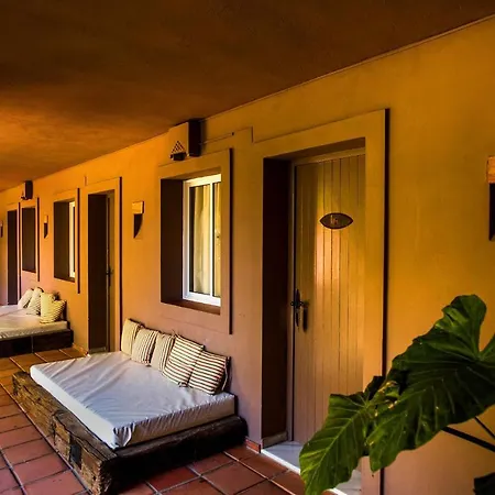 Chillout Tres Mares Hotel 2*