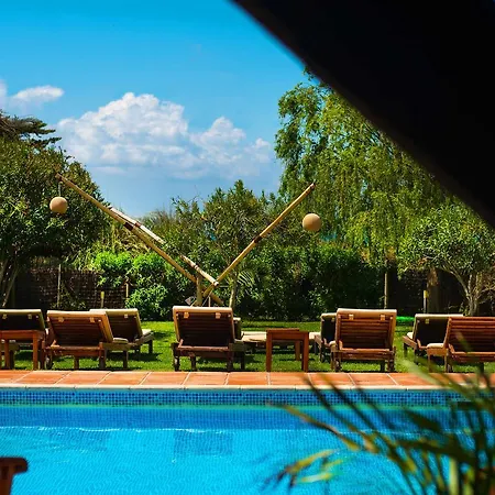Chillout Tres Mares Hotel 2*