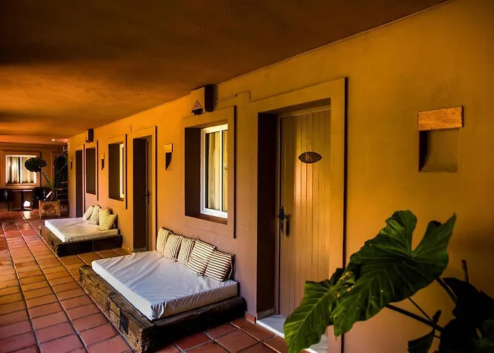 Chillout Tres Mares Hotel 2*