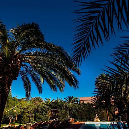 Отель Chillout Tres Mares 2*