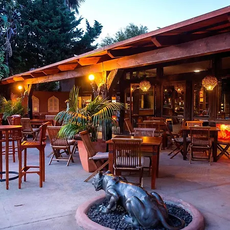 Отель Chillout Tres Mares 2*